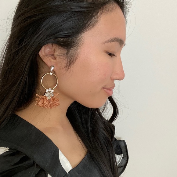 Banana Republic Jewelry - 3/$25 ✨ Banana Republic Statement Earrings